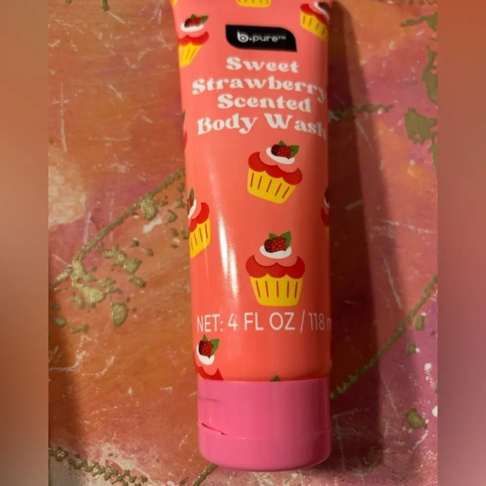 🎁Sweet Strawberry Scented Body Wash - Pink(Set Of 2)💥